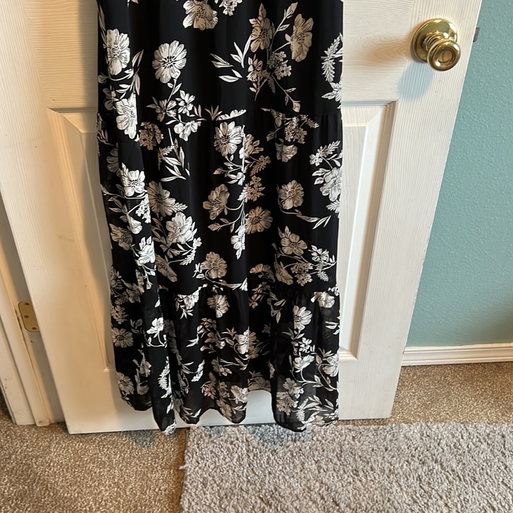 Women's Black J.crew Mercantile Tiered Maxi Dress size 6. - Picture 4 of 7